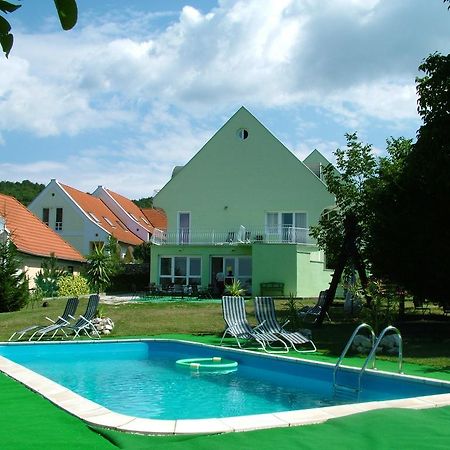 Zoldhaz Bio Panzio Hotel Gyenesdias Luaran gambar