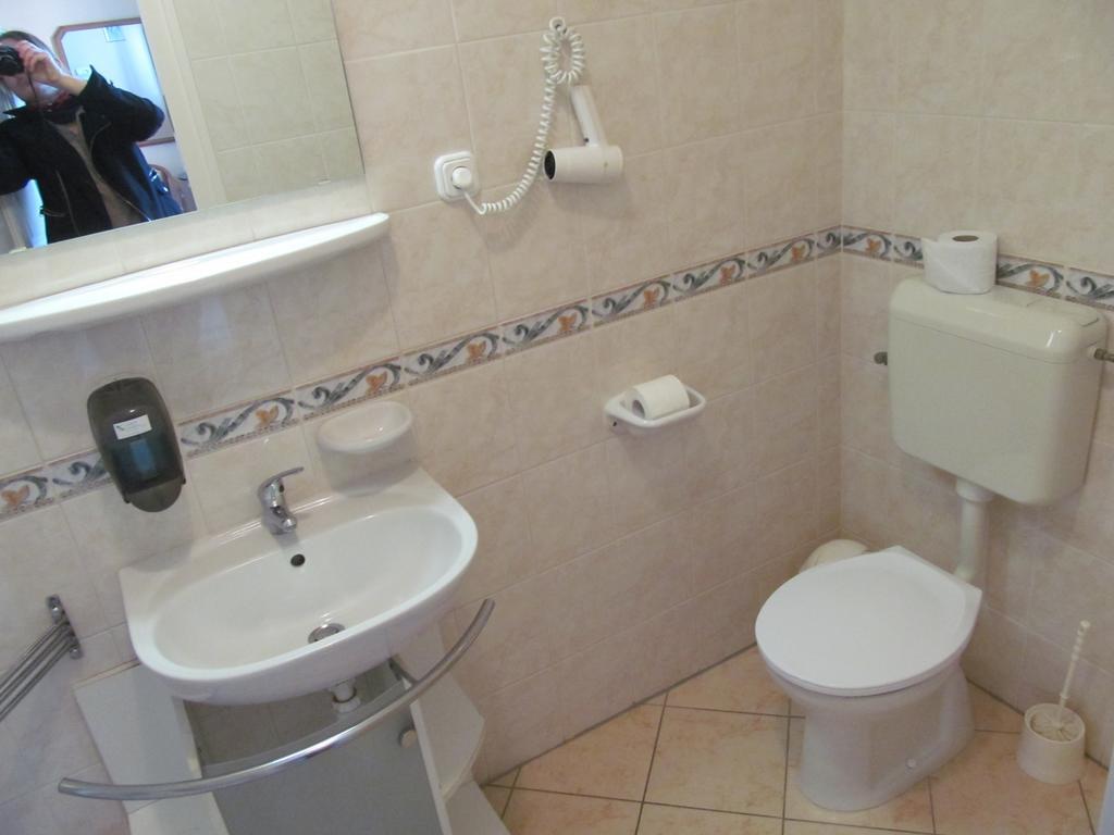 Zoldhaz Bio Panzio Hotel Gyenesdias Luaran gambar
